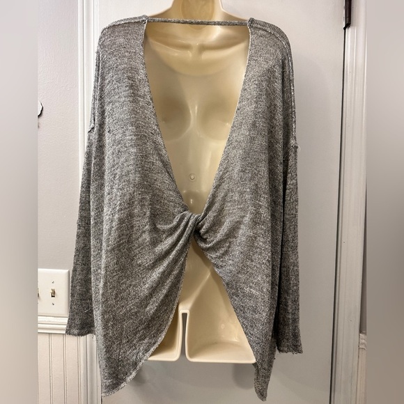 Free People/ We The Free Women’s Gray Asymmetrical Oversized Knit Top, Size XS - Picture 7 of 10